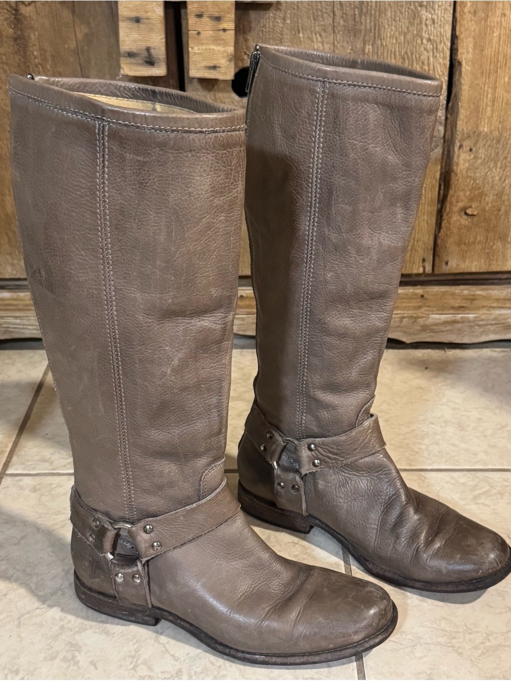 FRYE Women’s Phillip Harness Tall Taupe Brown Leather Riding Boots 8.5 B 76850